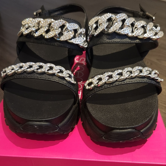 Black flat sandals - Picture 5 of 8